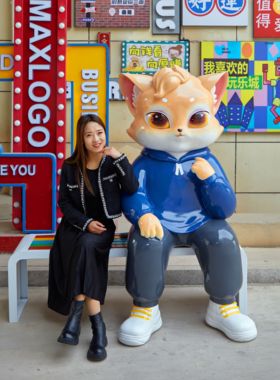 网红卡通公仔招财熊猫吉祥物雕塑定制店铺门口大型创意摆件