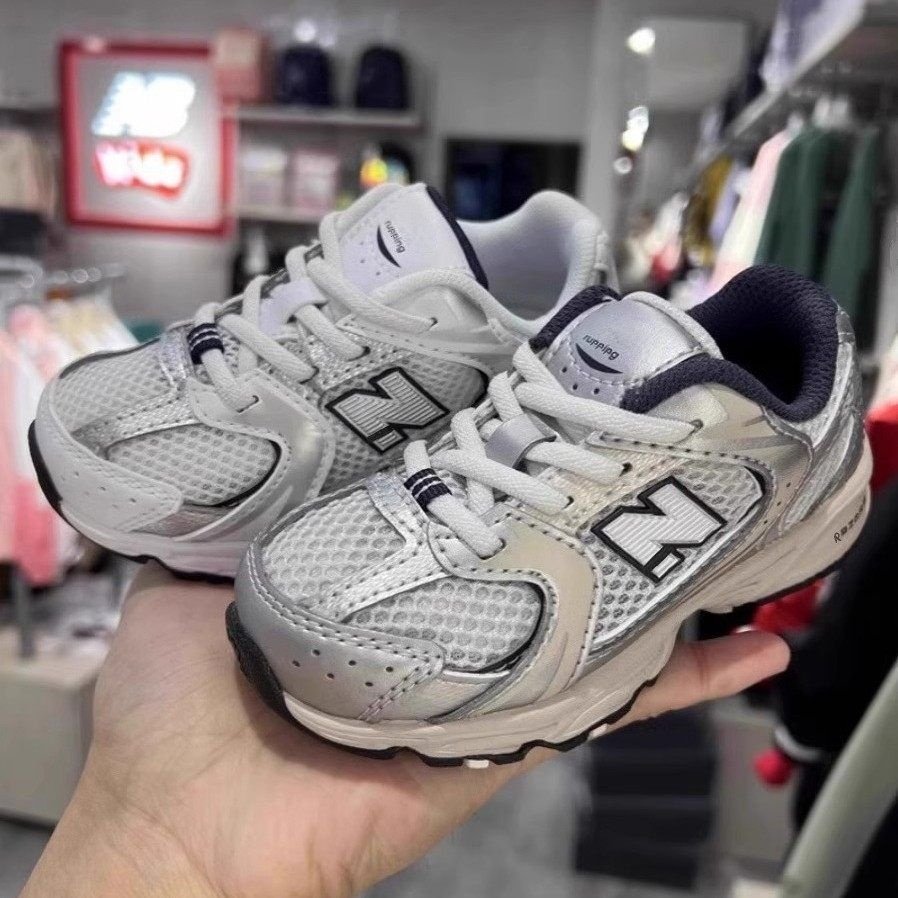 530童鞋2026春秋新款儿童运动跑步鞋银色男女童老爹鞋一脚蹬宝宝