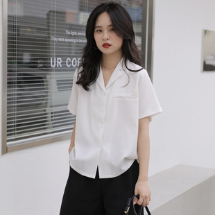 女 2025夏季 新款 轻熟港风设计感小众v领纯色休闲百搭短袖 白色衬衫