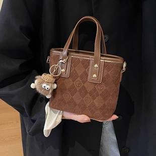 官网冬季 复古高级感单肩包通勤斜 时尚 百搭手提水桶包女士2025新款
