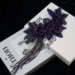 窈窕淑女气质女人百搭立体三朵花朵水晶流苏胸花别针款AZ895