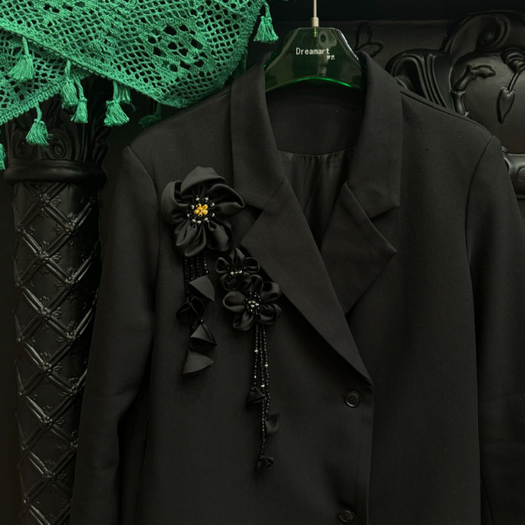 设计款立体五瓣花水晶流苏对花带别针AZ054