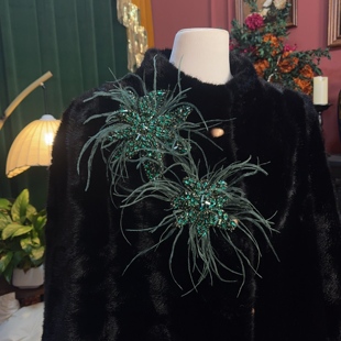 轻奢高级感双层立体花容月貌毛毛胸针WW066