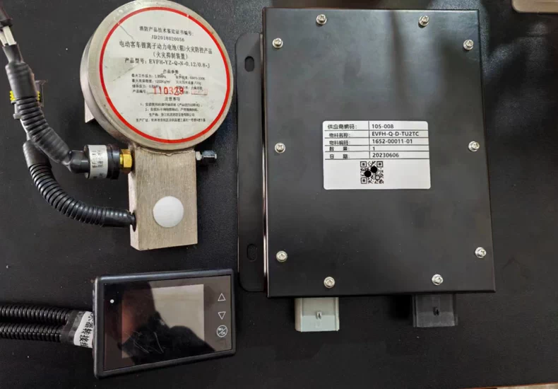 新能源叉车配件宁德时代高压盒，展厅未使用，成色如图需要咨询