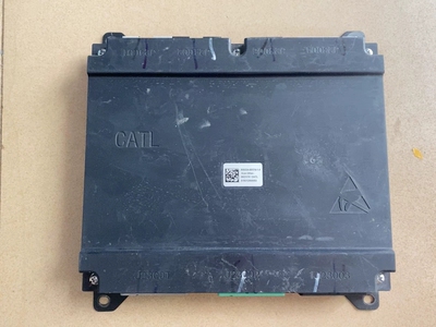 拆机广汽传祺，宁德时代电池管理系统BMS 型号:800224-00174-1.4