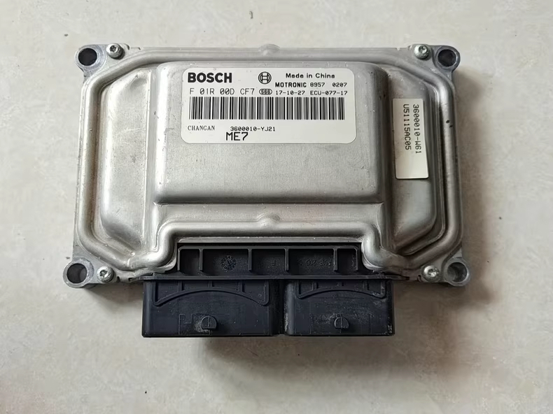 长安CS35发动机电脑板 自动挡 原装拆车 实物拍摄 型号F01R00DCF7