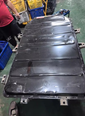 哪吒V 舟之航S11-2101010DQ 镍钴锰酸锂 350.4V 110Ah