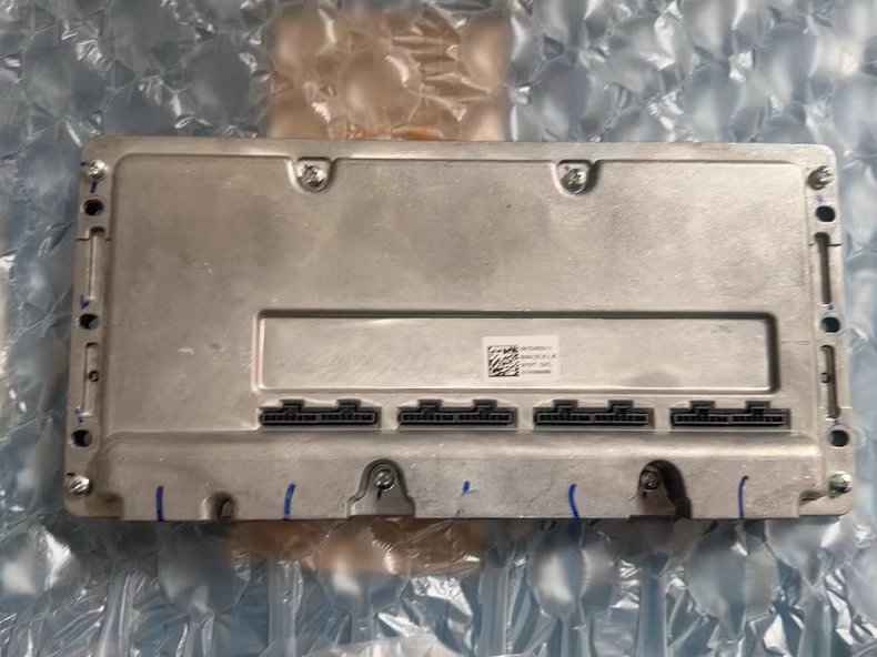 新能源宁德时代电池包采集板，电池管理系统。实物拍摄，成色如图