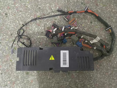 拆机长安欧尚高压总成BDU，低压线束一套， 成色如图，测试