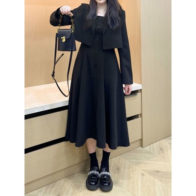 黑色高级感西装外套吊带裙两件套