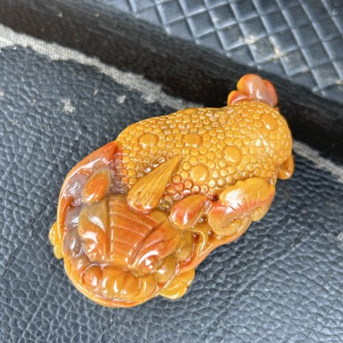 云南黄龙玉籽料鸡油黄