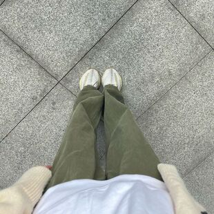 美式复古橄榄绿色牛仔裤女春秋ins新款宽松直筒阔腿裤拖地裤子潮