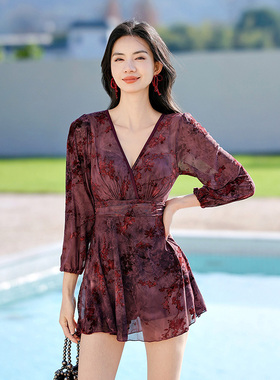 长袖防晒V领性感钢托聚拢大码胖mm遮肚显瘦温泉复古印花新款洋气