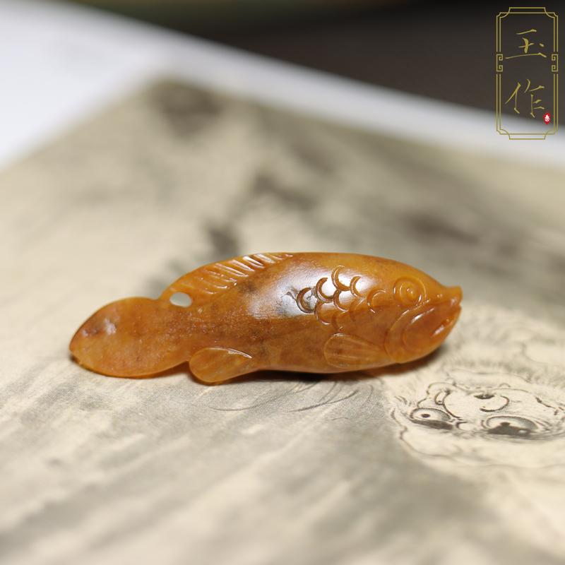 黄沁金鱼锦鲤鲤鱼挂件玉吊坠