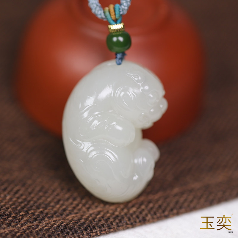 玉奕白玉籽料老虎玉坠挂件
