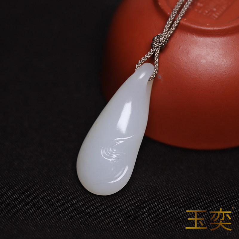 和田白玉独籽苏工钱袋吊坠