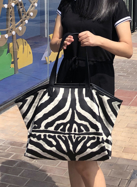 买一个大包女2024年新款 大包包职业单肩 大容量出差宝妈包包外出