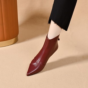 漆皮酒红色冬季加绒细跟高跟鞋2025新款尖头系带短靴真皮时装女靴