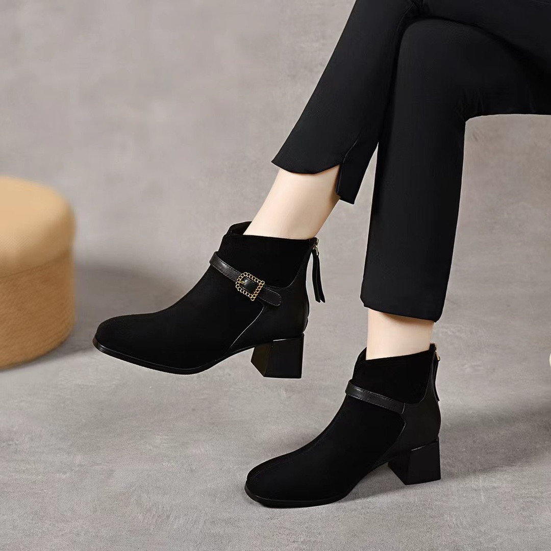 真皮短靴女秋冬新款皮带扣后拉链粗跟时装靴小众欧美风女皮靴百搭