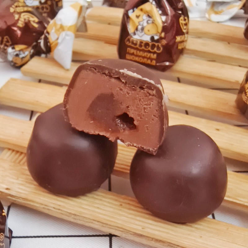 俄罗斯高端可可脂夹心奶味巧克力