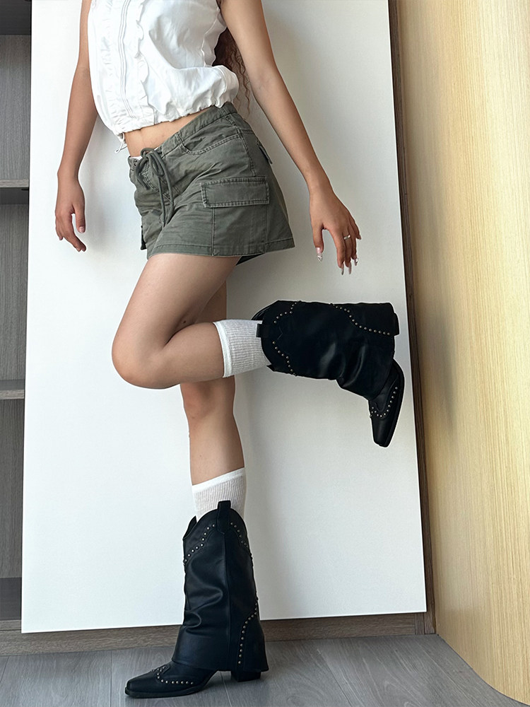 2023 가을 뉴 미드 하이 웨스턴 부츠 여성 레트로 지적 발가락 리벳 바지 부츠 다목적 두꺼운 뒤꿈치 짧은 부츠 트렌디