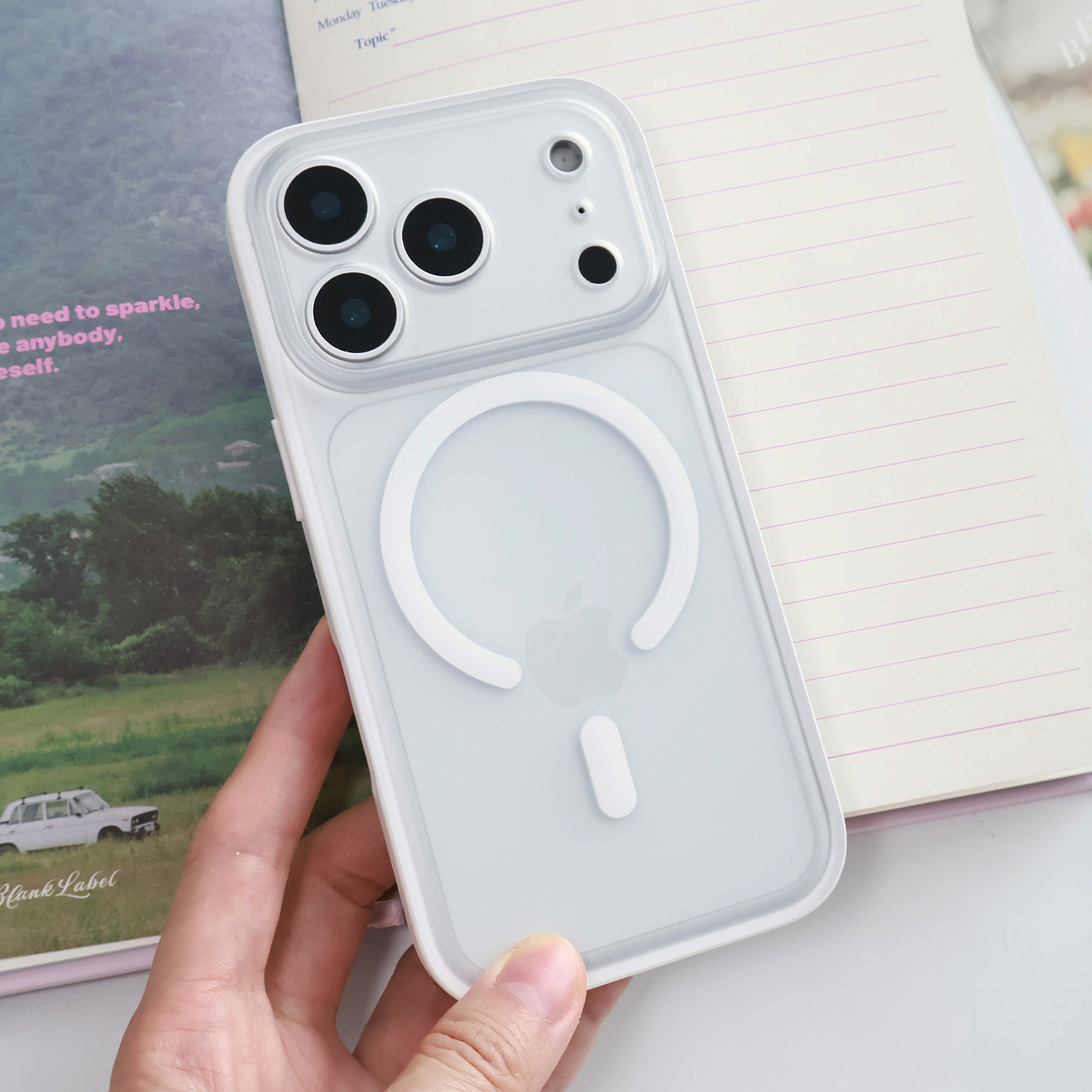 iphone17Promax肤感磨砂磁吸防摔