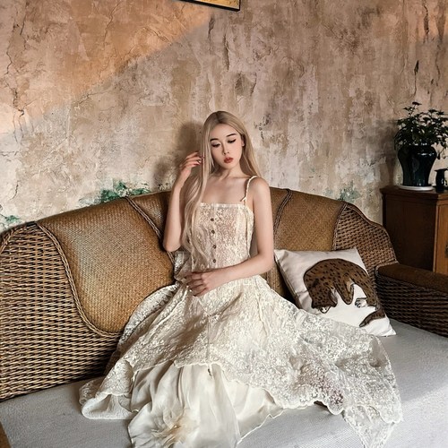 ycbt正确版】宫廷刺绣吊带连衣裙