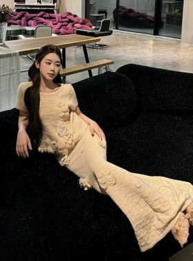 EVAN【顶配版 | Piac*vole 】慵懒风手工花朵针织上衣修身半身裙