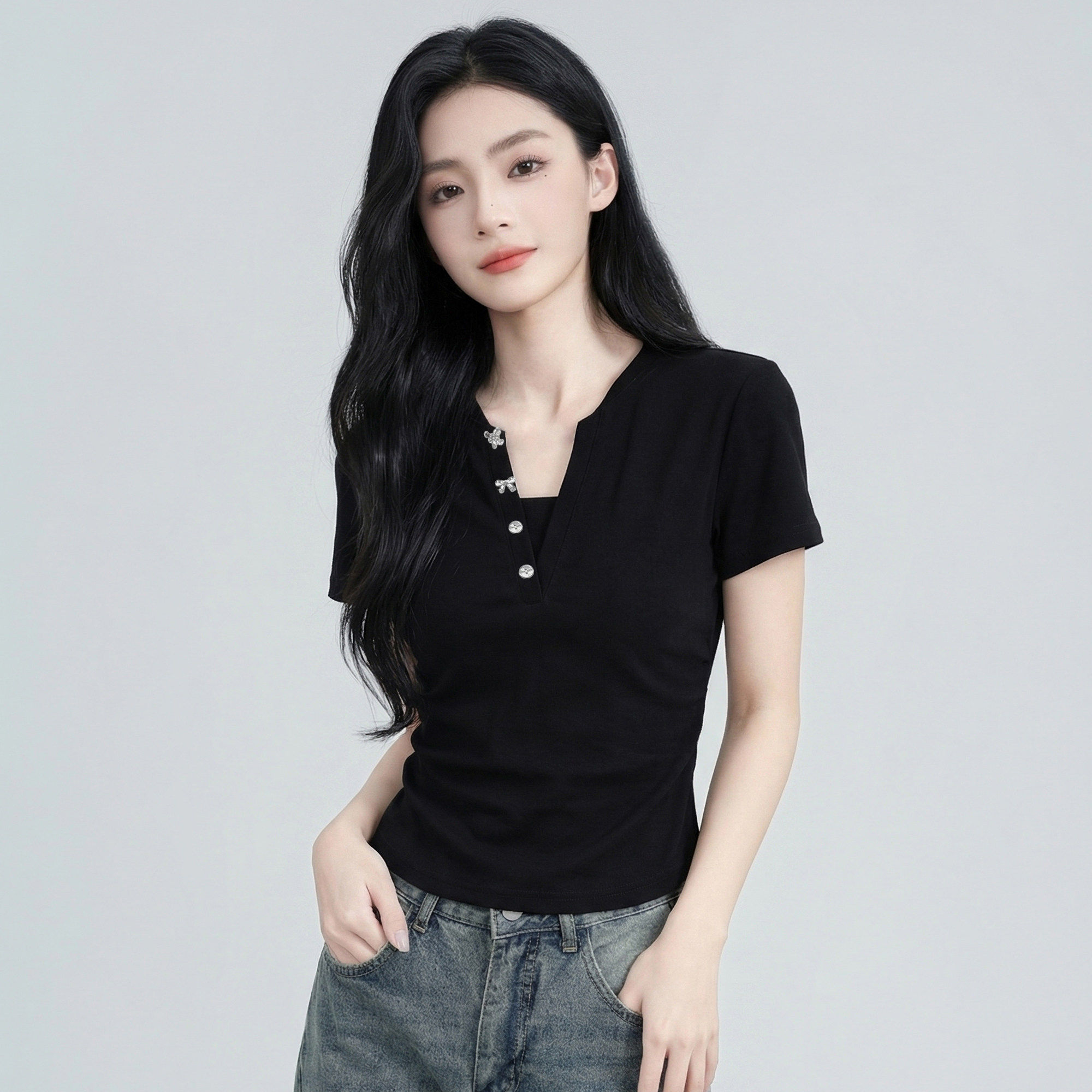 黑色正肩V领短袖T恤女夏季2026夏新款收腰显瘦修身T恤别致短上衣
