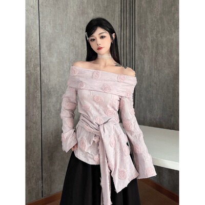 现货秒发，春季新款定制立体玫瑰花朵弹力针织堆堆绑带一字领上衣