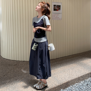 藏青色运动休闲两件套女夏季2025年新款韩系假两件T恤半身裙套装图片