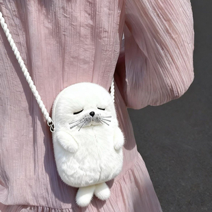 斜挎包新款 可爱卡通毛绒海豹玩偶单肩包少女链条斜挎包毛绒玩偶包