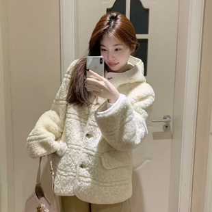 羊羔毛织带连帽外套女冬季新款慵懒休闲皮毛一体白色洋气毛绒上衣