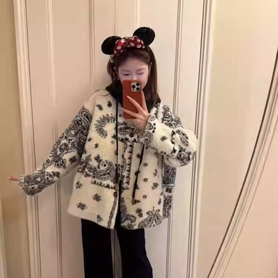 2025新款腰果花环保羊羔毛外套女