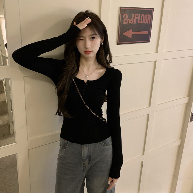 纯欲半开领纽扣锁骨正肩长袖t恤女秋季辣妹风打底衫修身显瘦上衣