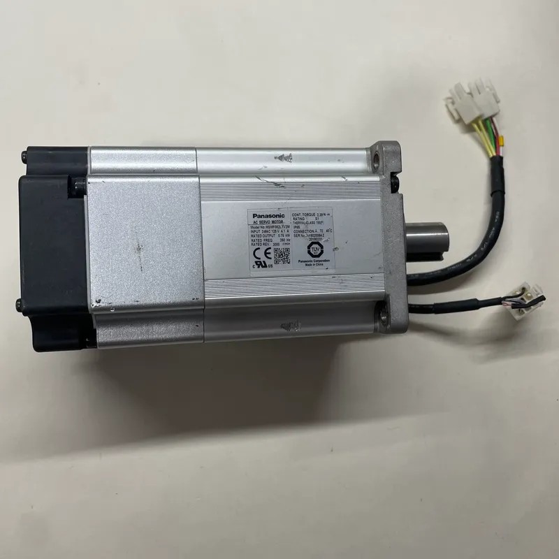 伺服电机，型号MSMF082L1V2M，实物图拍摄，功能