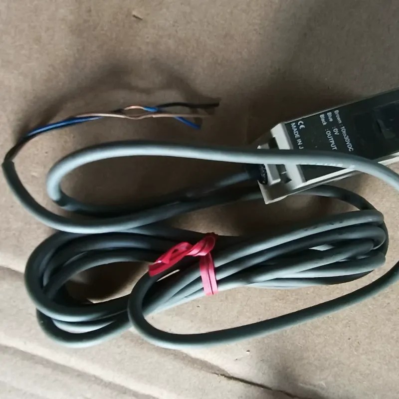 正品omron传感器 E3S-CR61 库存余料，外