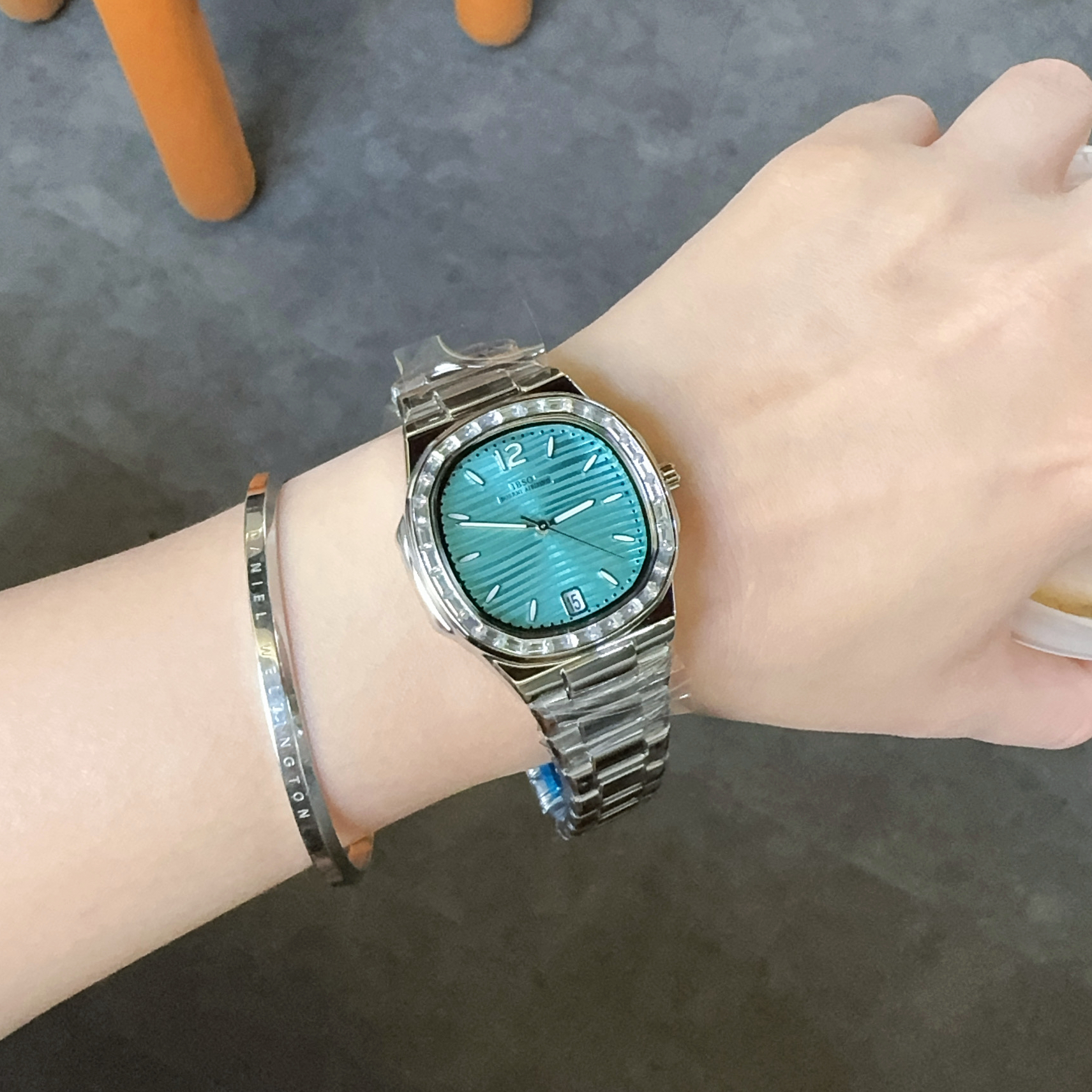 休闲方形大表盘女士休闲表