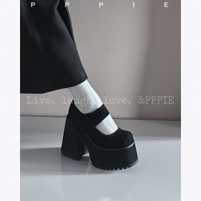 PPPIE 黑天鹅 10.8cm翻毛粗跟单鞋