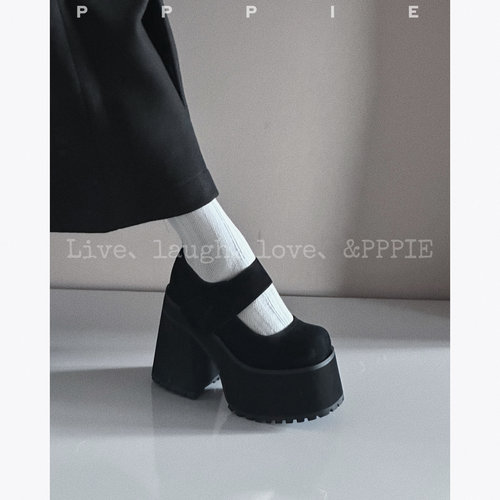 PPPIE 黑天鹅 10.8cm翻毛粗跟单鞋