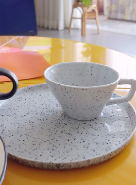 瑞典 Poppi简约黑色斑点咖啡马克杯子陶瓷不规则形状带柄酸奶碗