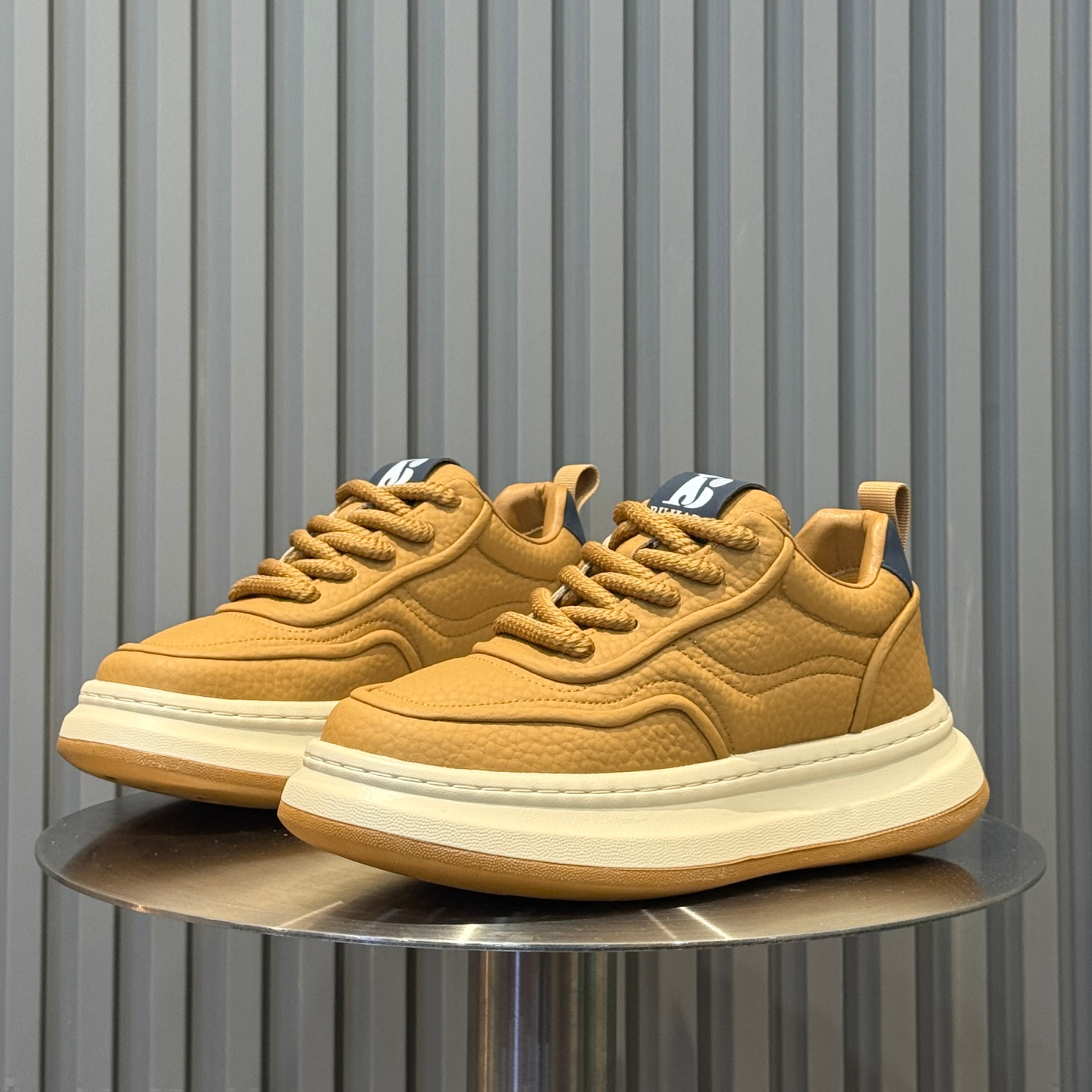 欧货真皮小白鞋男2025新款冬