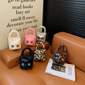 网红洋气儿童包包2026新款 迷你手提包宝宝外出链条斜挎包 女童时尚