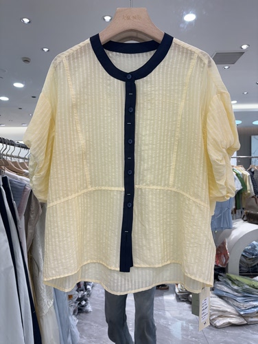 森米薇1028夏季新款2026时尚通勤风圆领短袖单排扣百搭衬衫女上衣