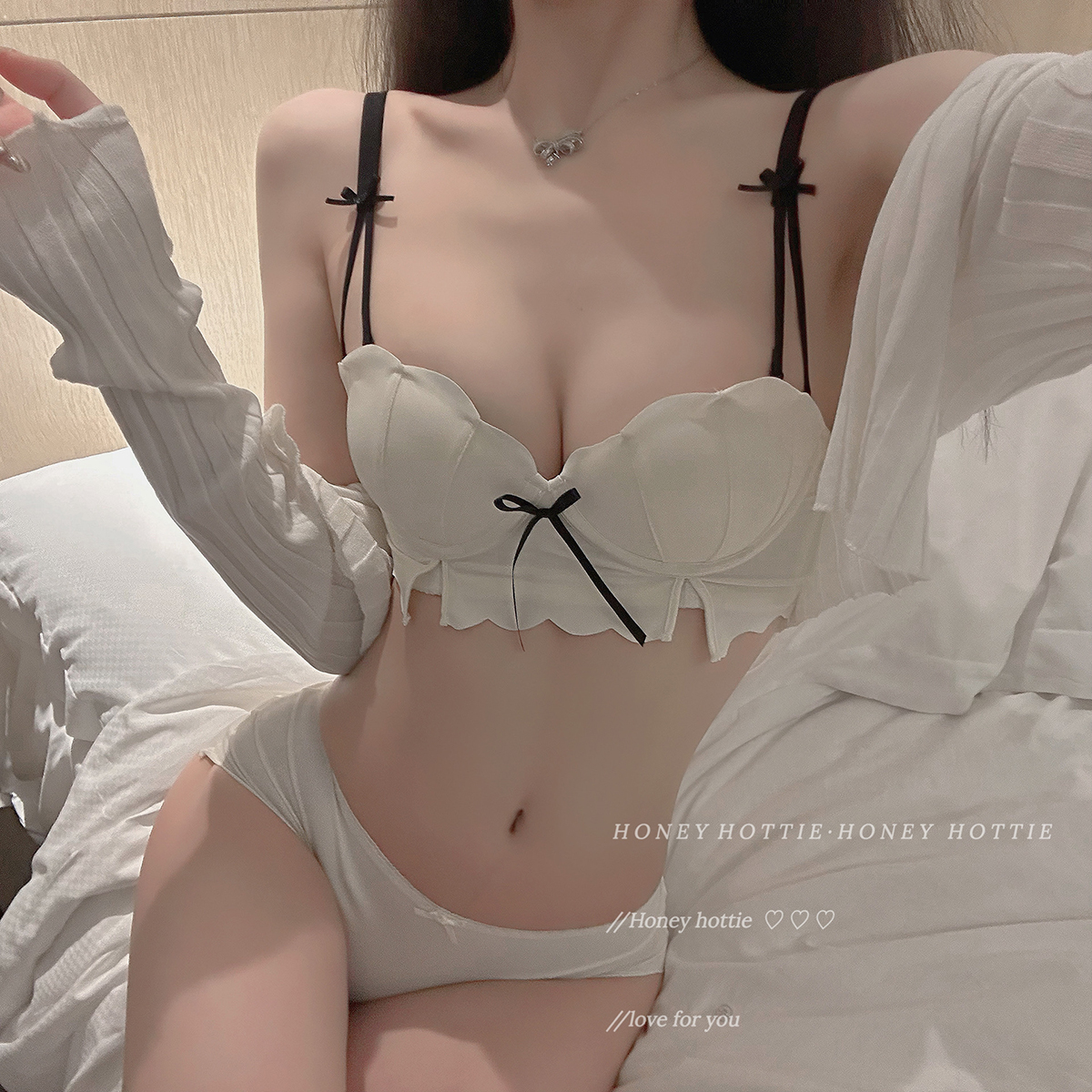 维多利亚品牌性感内衣小胸聚拢