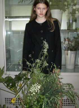 So Cially | sinoon 23秋韩国设计师品牌代购圆领系扣粗花呢外套