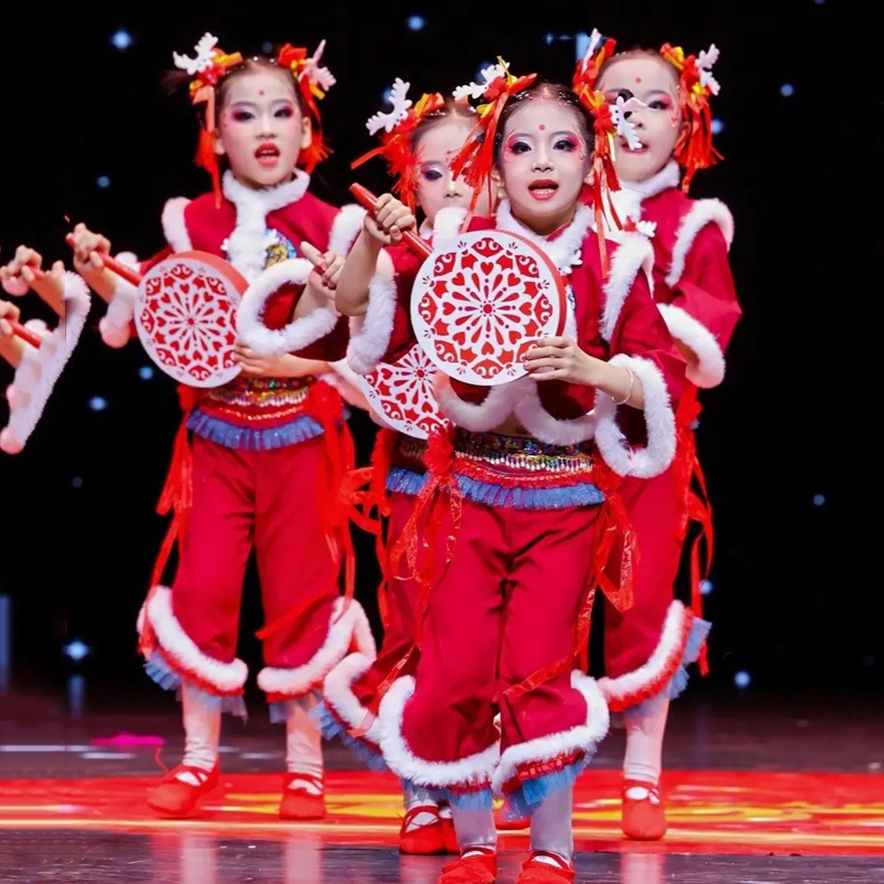 小梦娃秧歌服中国红春节打鼓表演太平女儿鼓演出服喜庆舞蹈服
