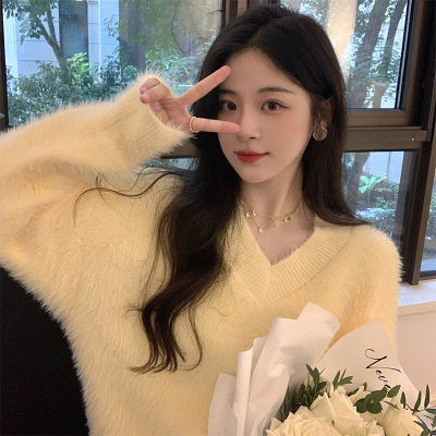 套头毛衣女温柔风软糯春秋鹅黄色马海毛减龄慵懒水貂毛针织衫