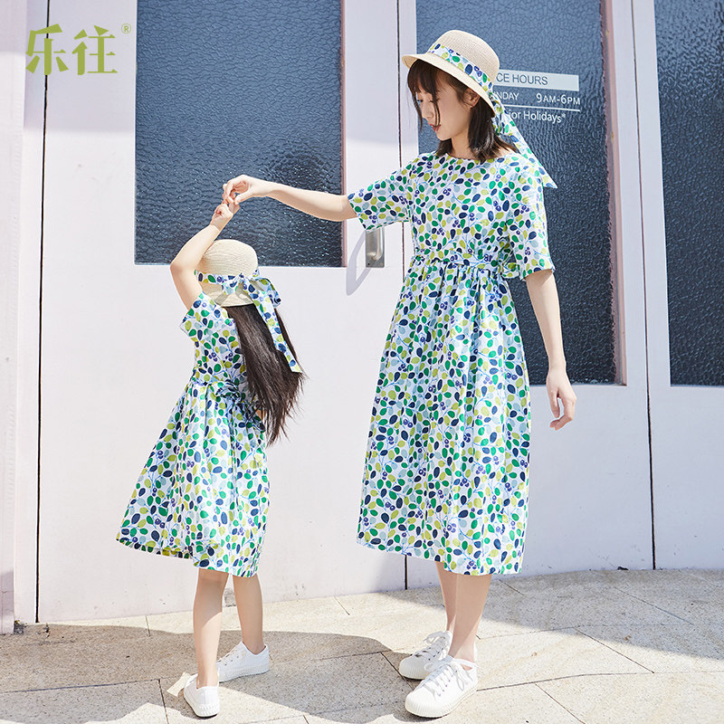 小乐往原创亲子装32课 夏棉印花短袖文艺清新女童旅游母女连衣裙