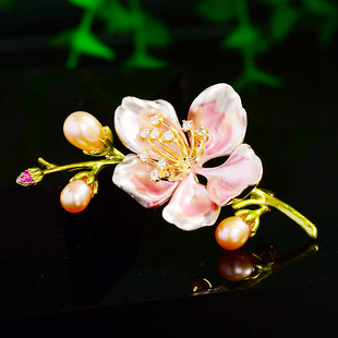 旗袍别针 高档轻奢珍珠锆石梅花朵胸针女生优雅气质大衣胸花西装